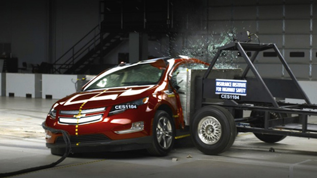 Many small cars performed poorly in crash tests this year, says a report from the IIHS. Find out why.