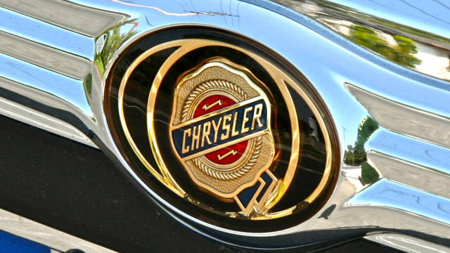 Chrysler is set to recall almost 800,000 Jeep SUVs due to a faulty ignition switches.