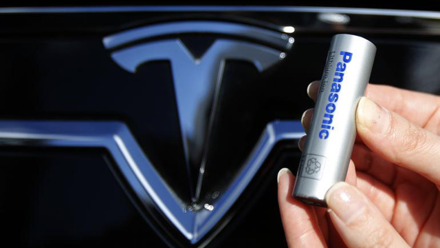 Tesla and Panasonic partner up to build a Gigafactory to produce lithium ion batteries.